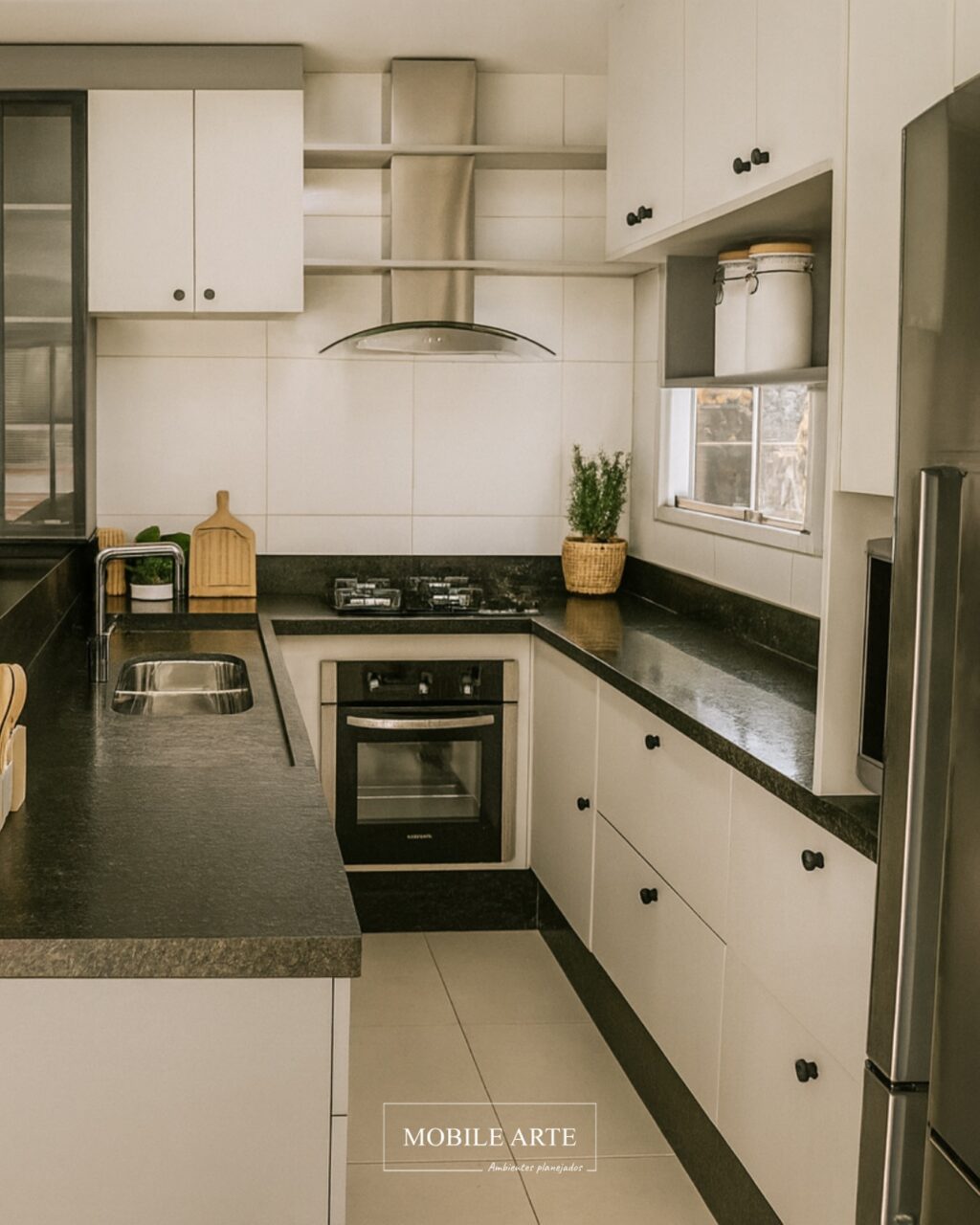 Instagram post from mobilearte_planejados. This post is in position 0.